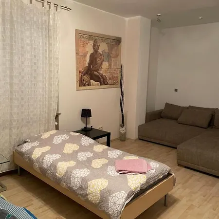 Hostel Unterkunft Fuer 5 Personen Σβάινφουρτ